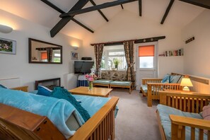 TV - 1 Bed in Llanbedrog (oc-camell) (Llanbedrog)