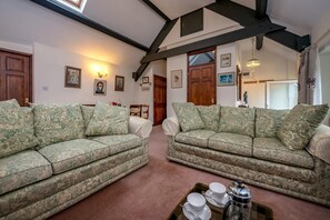 TV - 3 Bed in Llanbedrog (oc-thecll) (Llanbedrog)