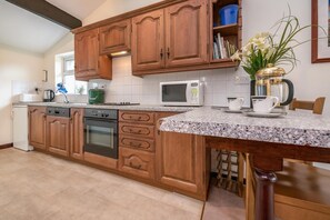Microwave, oven, dishwasher, high chair - 3 Bed in Llanbedrog (oc-rosell) (Llanbedrog)