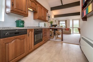 Microwave, oven, dishwasher, high chair - 3 Bed in Llanbedrog (oc-rosell) (Llanbedrog)