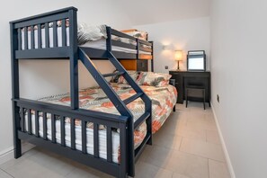 2 habitaciones, tabla de planchar con plancha y wifi gratis 