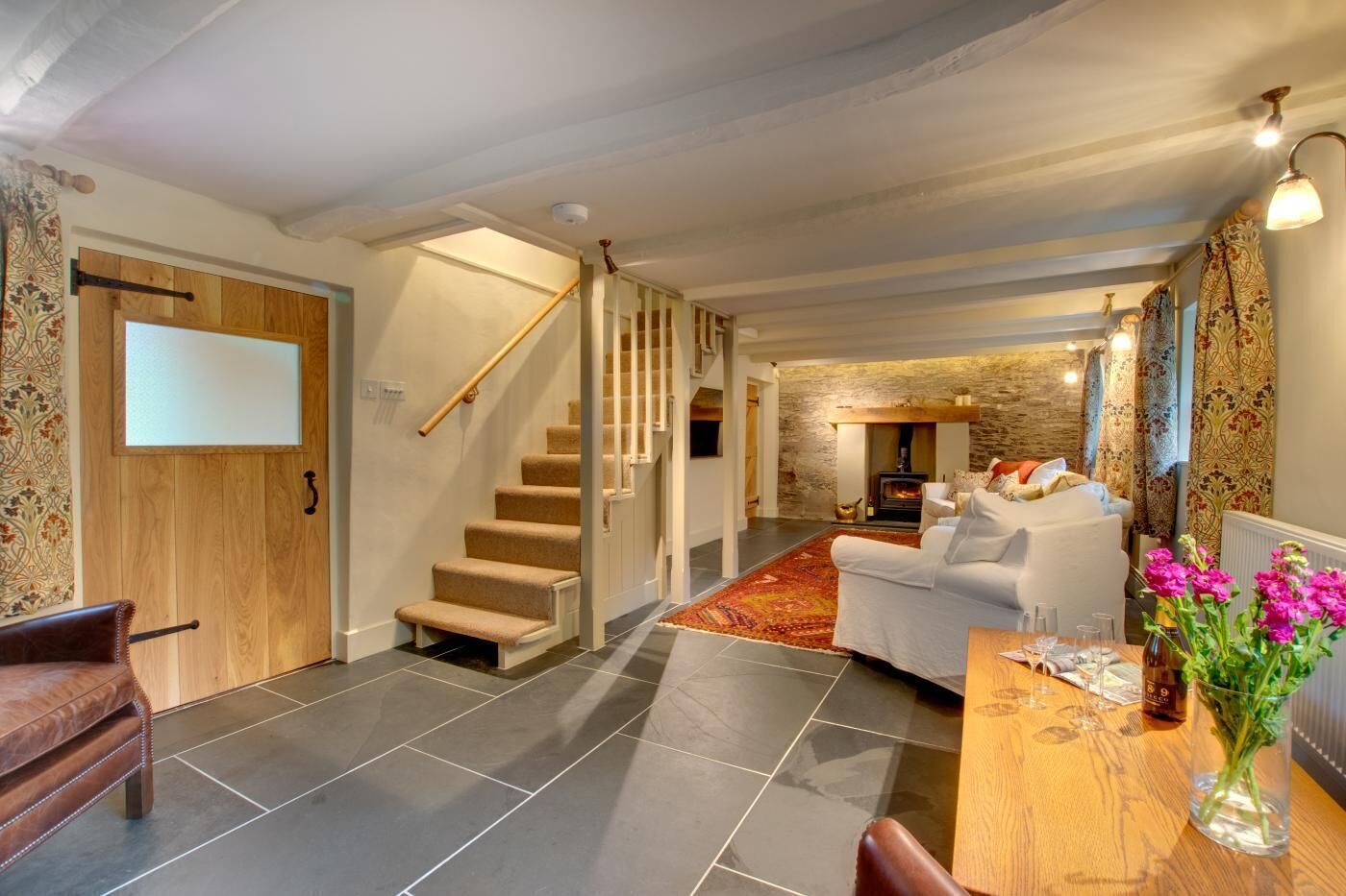 Télévision, cheminée