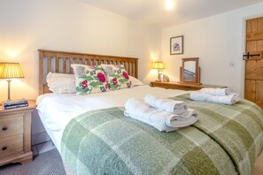 4 chambres, fer et planche à repasser, Wi-Fi gratuit, draps fournis