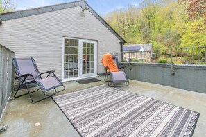 Terrace/patio - 4 Bed in Looe (oc-p00795) (Lansallos)