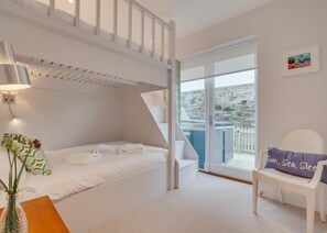 Een strijkplank/strijkijzer, gratis wifi, beddengoed