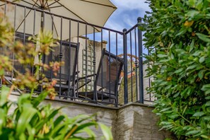 Terrace/patio - 4 Bed in Padstow (oc-p00713) (Padstow)