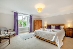 4 bedrooms, iron/ironing board, free WiFi, bed sheets - 4 Bed in Padstow (oc-p00713) (Padstow)