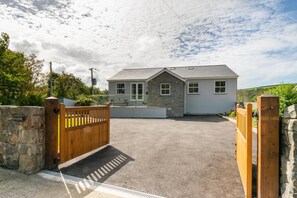 Exterior - 2 Bed in Llaniestyn (oc-gweger) (Llaniestyn)