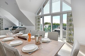 Dining - 4 Bed in Abersoch (oc-skylab) (Abersoch)