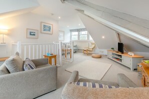 TV - 2 Bed in St Ives (oc-sunpol) (Saint Ives)