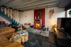 Interior - 2 Bed in Llannor (oc-cysgul) (Efailnewydd)