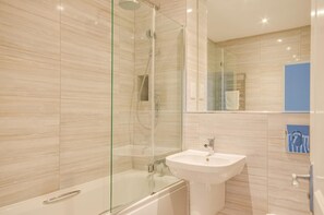 Hair dryer, towels - 2 Bed in Fowey (oc-p00857) (Fowey)