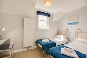 2 chambres, fer et planche à repasser, accès au Wi-Fi (inclus)