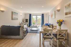 TV - 2 Bed in Fowey (oc-p00857) (Fowey)