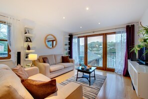 TV - 2 Bed in Looe (oc-l30065) (Looe)