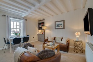 TV - 2 Bed in Aberaeron (oc-bow173) (Aberaeron)