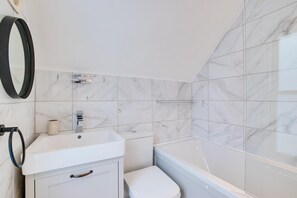 Towels - 2 Bed in Looe (oc-l30069) (Looe)