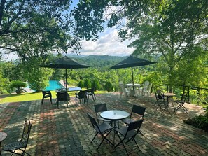 Outdoor pool - The Kings Villa (kandy)