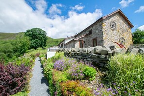 Exterior - 4 Bed in Llanarmon Dyffryn Ceiriog (oc-bow151) (Llanarmon Dyffryn Ceiriog)