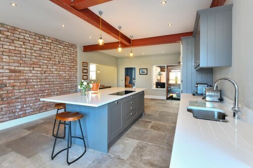 7 Bed in Abersoch (oc-island)
