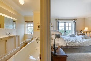 Hair dryer, towels - 5 Bed in Llanmadoc (oc-hh2111) (Llanmadoc)