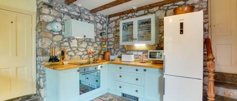 オーブン、調理器具と食器