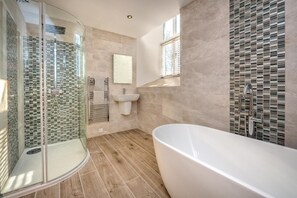 Hair dryer, towels - 2 Bed in Rhiw (oc-staelr) (Rhiw)