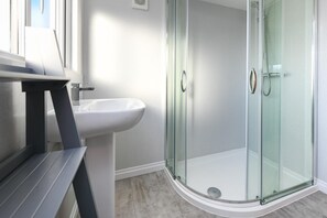 Hair dryer, towels - 4 Bed in Llanbedrog (oc-mgwyn) (Llanbedrog)