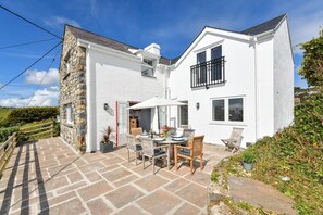 Outdoor dining - 3 Bed in Abersoch (oc-pentra) (Abersoch)