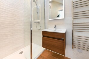 Hair dryer, towels - 3 Bed in Abersoch (oc-pentra) (Abersoch)