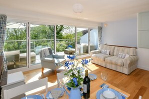 TV - 2 Bed in Llanbedrog (oc-4glyny) (Llanbedrog)