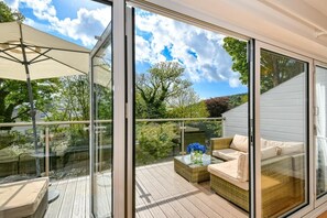 Terrace/patio - 2 Bed in Llanbedrog (oc-4glyny) (Llanbedrog)