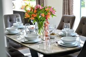Dining - 3 Bed in Abersoch (oc-moraab) (Abersoch)