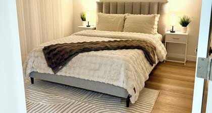Spacious Luxury Private Basement Suite Near YYC Airport