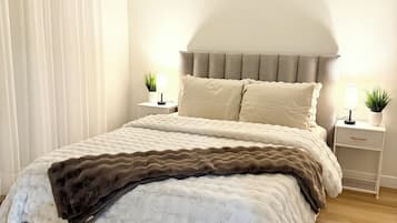 2 chambres, coffres-forts dans les chambres, bureau