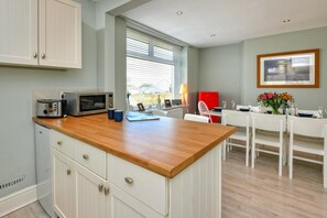 Dining - 5 Bed in Pwllheli (oc-daufry) (Abersoch)