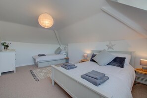 3 bedrooms, travel cot, free WiFi, bed sheets - 3 Bed in Wighton (oc-1978) (Wighton)