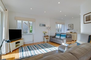 TV - 3 Bed in Fowey (oc-p00755) (Fowey)