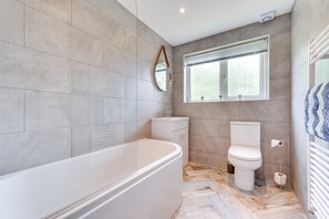 Bathroom - 2 Bed in Llanbedrog (oc-glynma) (Llanbedrog)