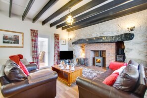 TV, fireplace - 3 Bed in Caerhun (oc-wag692) (Bangor)