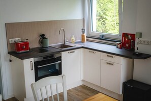 Frigorífic, microones, forn i placa de cuina 