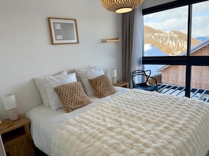 Iron/ironing board, WiFi - Chalet du Cerf Blanc Risoul 1850 New, bay window on terrace, 200m from the slopes (Risoul)