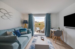TV - 1 Bed in Porthleven (oc-portb) (Porthleven)