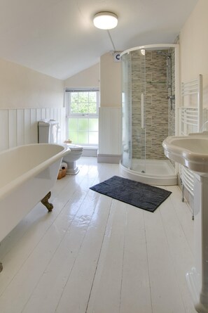 Hair dryer, towels - 4 Bed in New Quay (oc-bow272) (New Quay)
