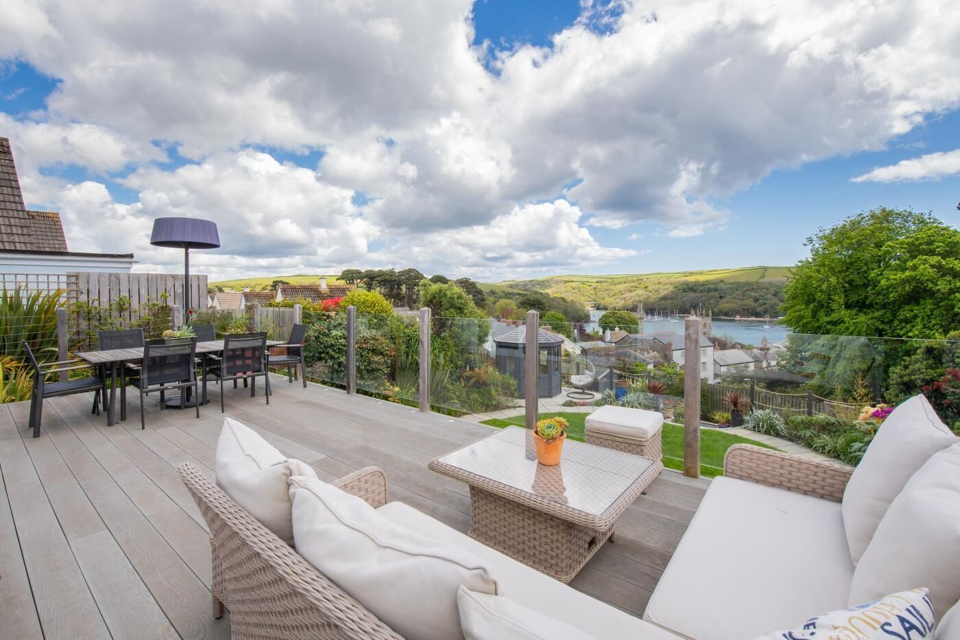 屋外ダイニングエリア