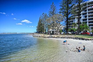 Beach towels - Golden Beach, Ocean Views, Passage at your Doorstep (Sunshine Coast)