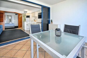 Interior - Golden Beach, Ocean Views, Passage at your Doorstep (Sunshine Coast)