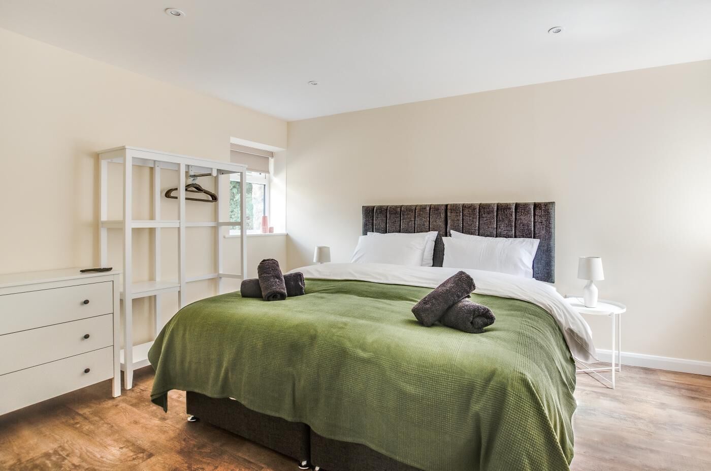 Bügeleisen/Bügelbrett, kostenloses WLAN, Bettwäsche