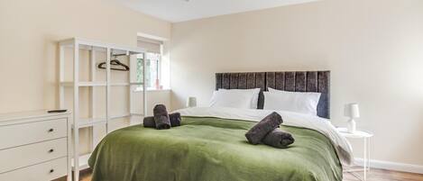 Bügeleisen/Bügelbrett, kostenloses WLAN, Bettwäsche