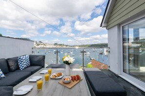 Outdoor dining - 4 Bed in Polruan (oc-scroft) (Fowey)